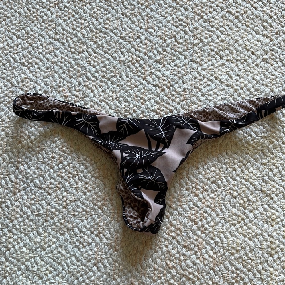Acacia bottom in elephant ear with ruched backside, petite (xs) size